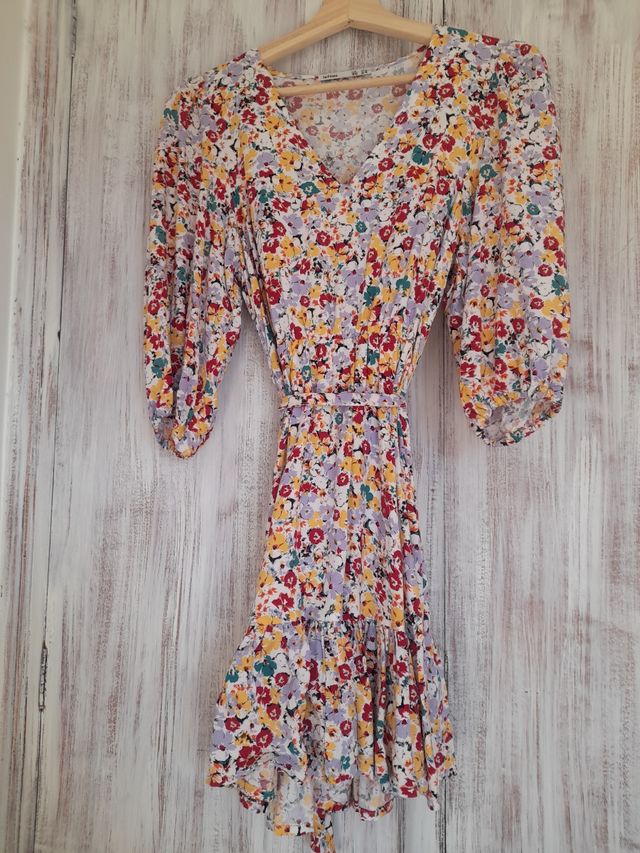 Vestido de flores media manga.