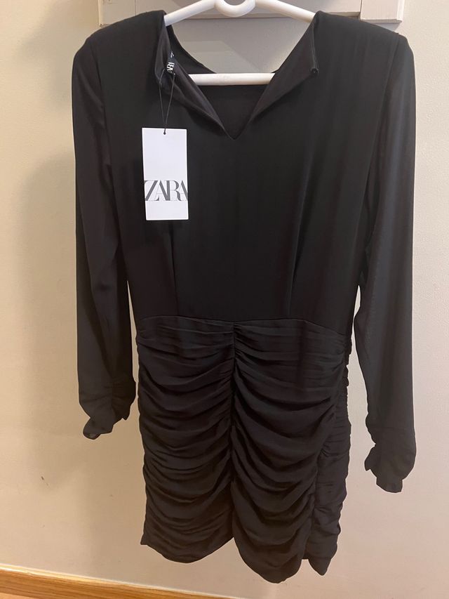 Vestido fiesta drapeado Zara