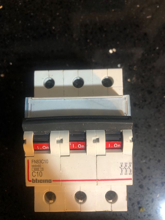 magneto termico trifase C10 bticino