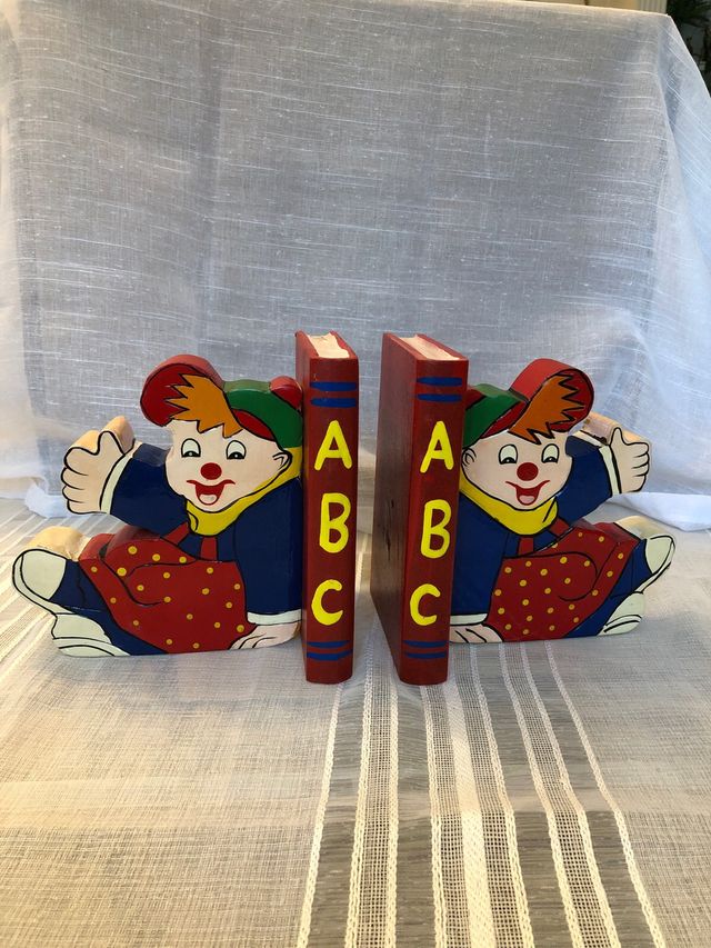 Sujeta libros infanles