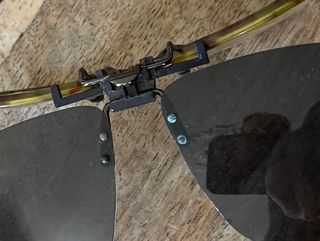 Clip-para gafas  de sol Flip-Up- 60mm x 52mm