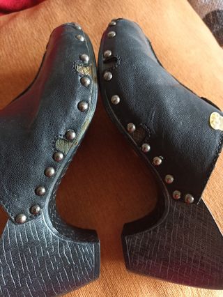 Zuecos negros 