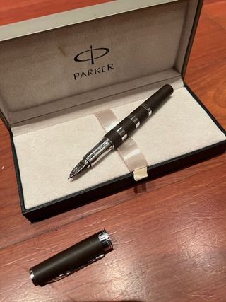 PLUMA PARKER