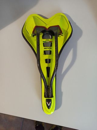 Sillín astute carbono