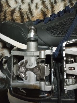 Pedales Shimano y botas de ciclismo