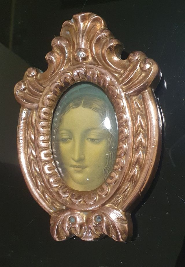 Dos marcos antiguos.