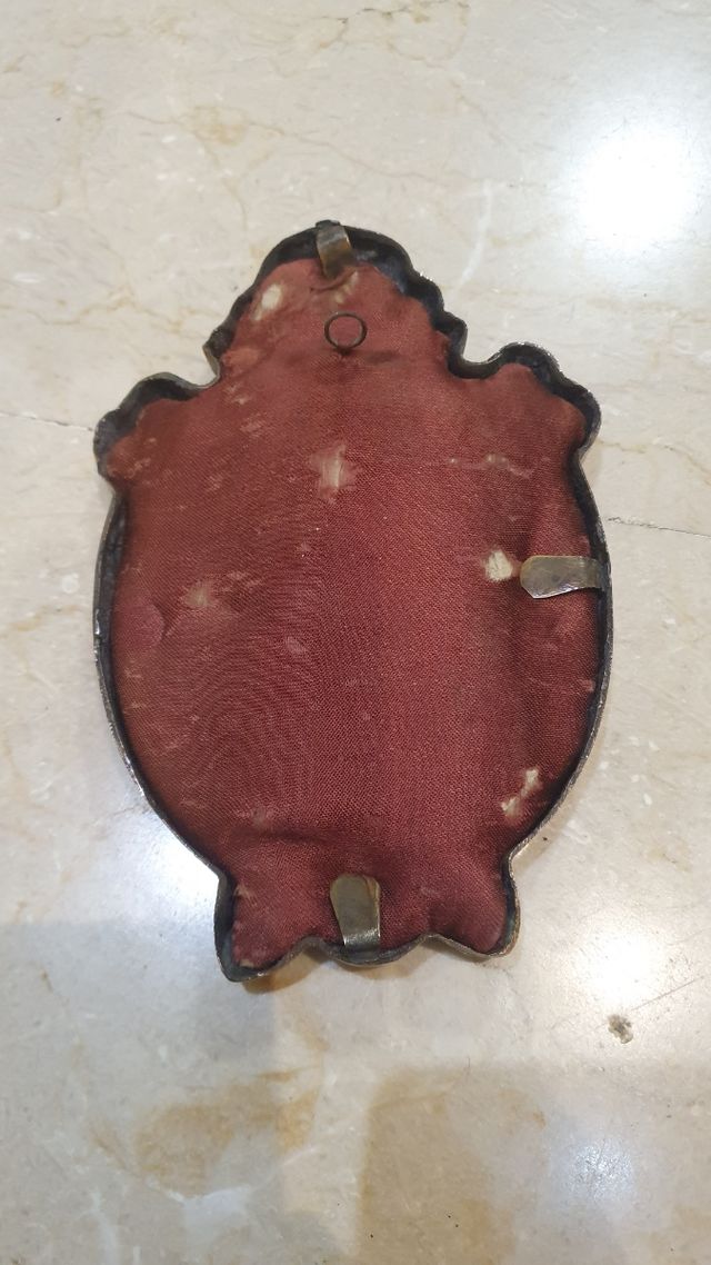 Dos marcos antiguos.