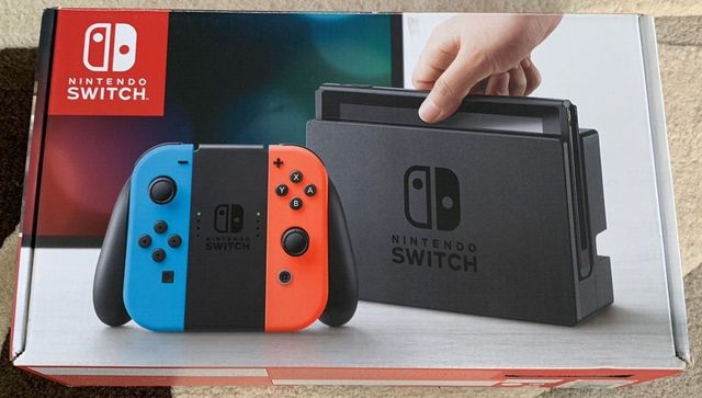 Nintendo Switch con funda protectora silicona