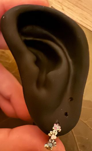 pendientes de aro de plata con huellitas