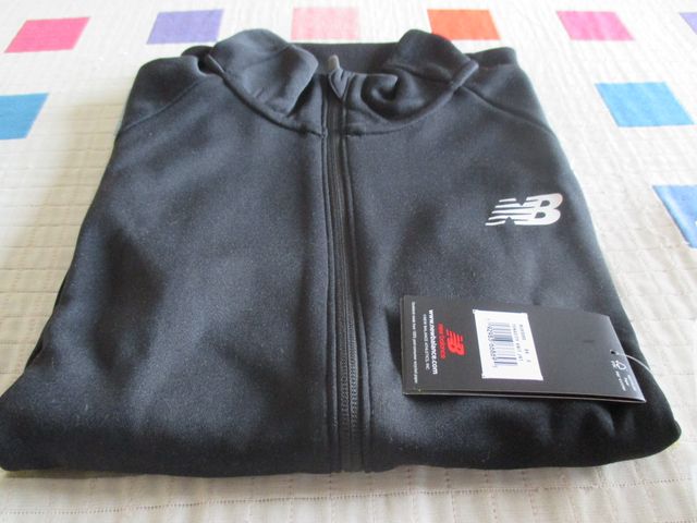 Chaqueta New Balance tenacity knit Talla S