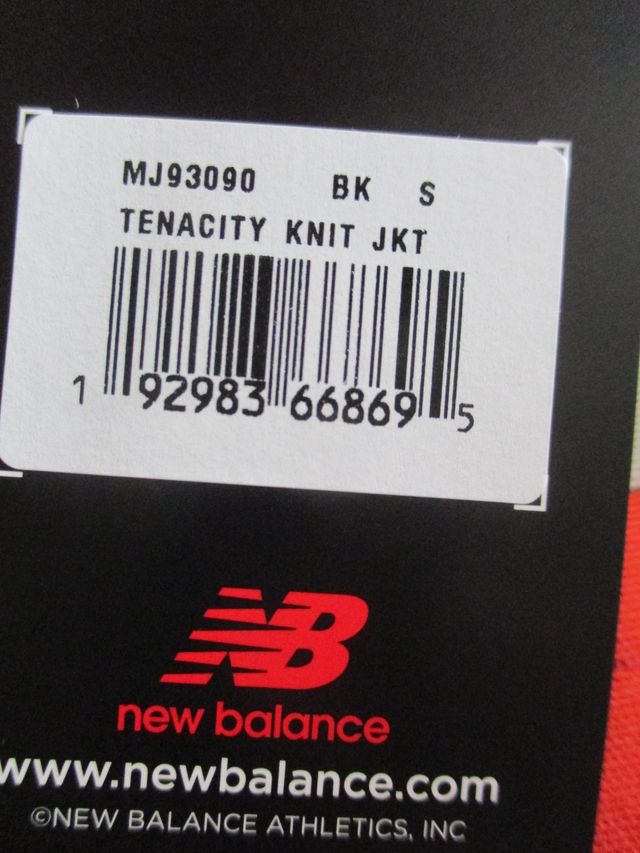 Chaqueta New Balance tenacity knit Talla S