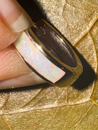 pendientes de aro de plata con ópalo