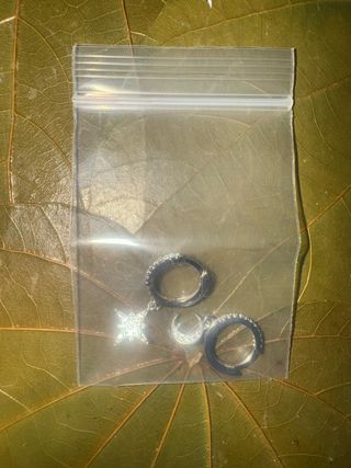 aros con luna y estrella de plata y circonitas