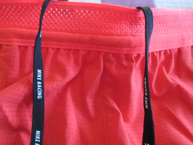 Pantaloneta de atletismo Nike aeroswfit Talla S