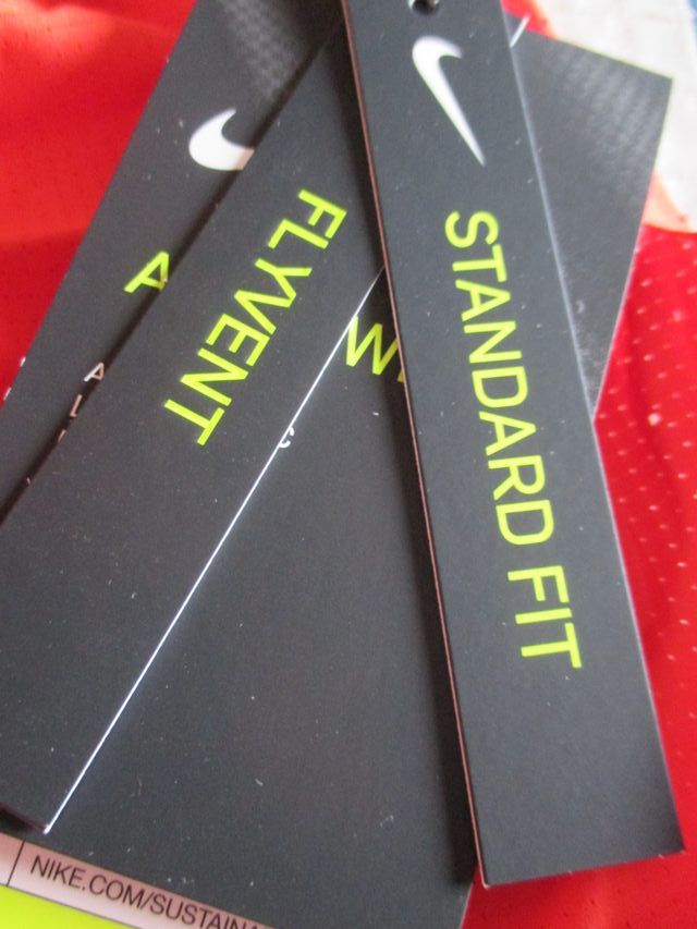 Pantaloneta de atletismo Nike aeroswfit Talla S