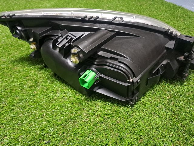 Focos delanteros Ford Mondeo