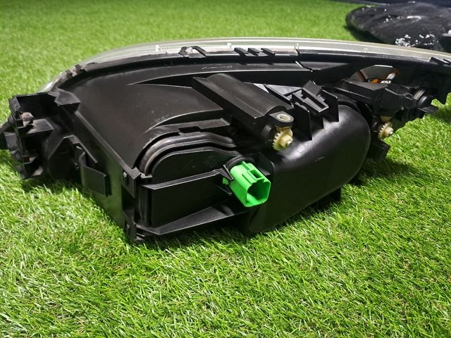 Focos delanteros Ford Mondeo