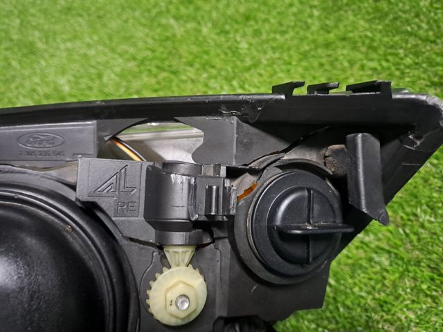 Focos delanteros Ford Mondeo