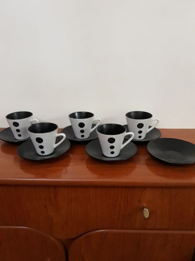 Tazzine da caffè piccole.