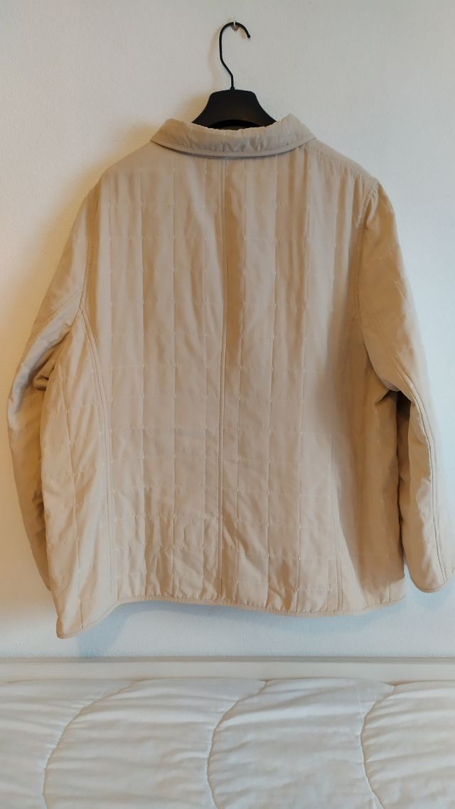 Cazadora acolchada fina beige mujer 56