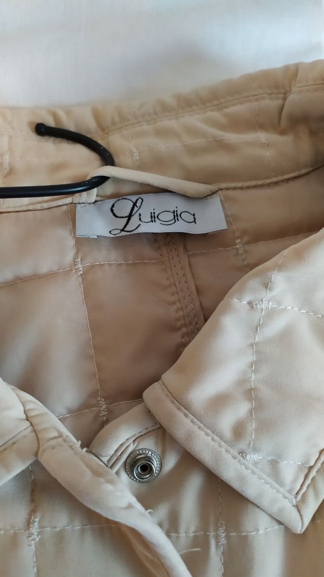 Cazadora acolchada fina beige mujer 56