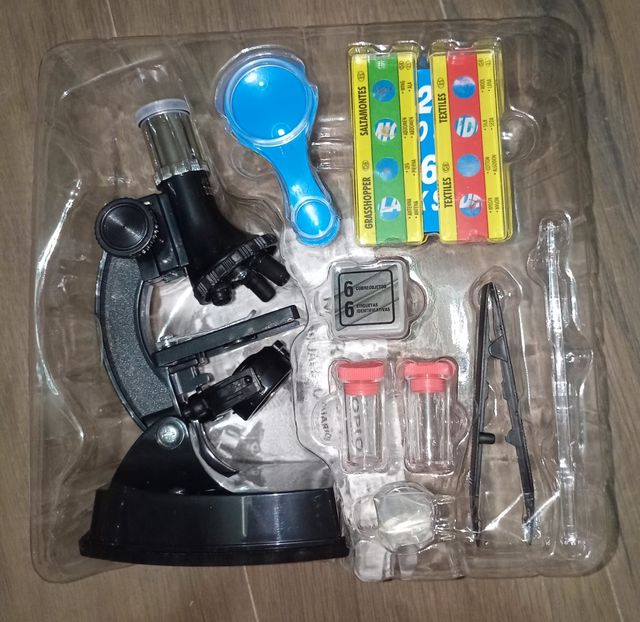 Microscopio SIN ESTRENAR