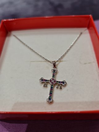 CONJUNTO DE CRUZ Y PENDIENTES 