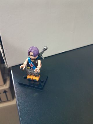 FIGURA TRUNKS LEGO