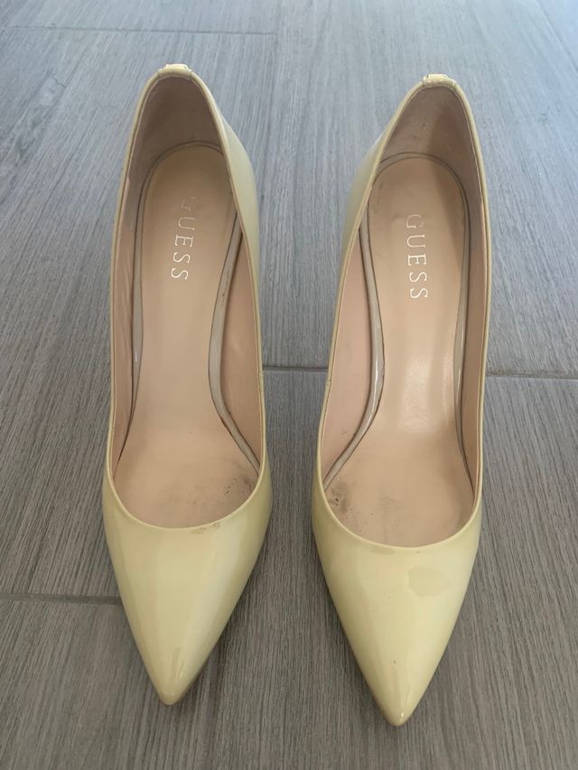 zapatos de salon beige guess 39