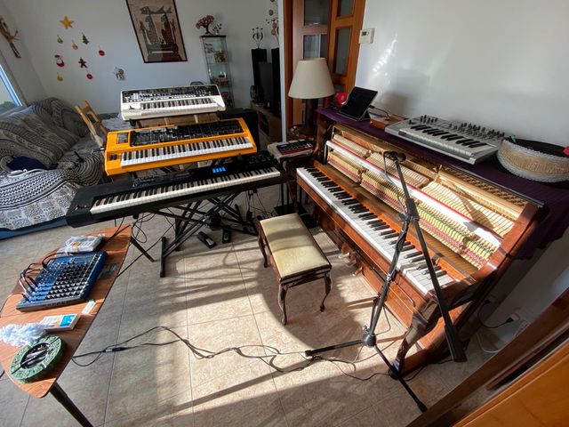 Clases piano, producción, síntesis, musicoterapia