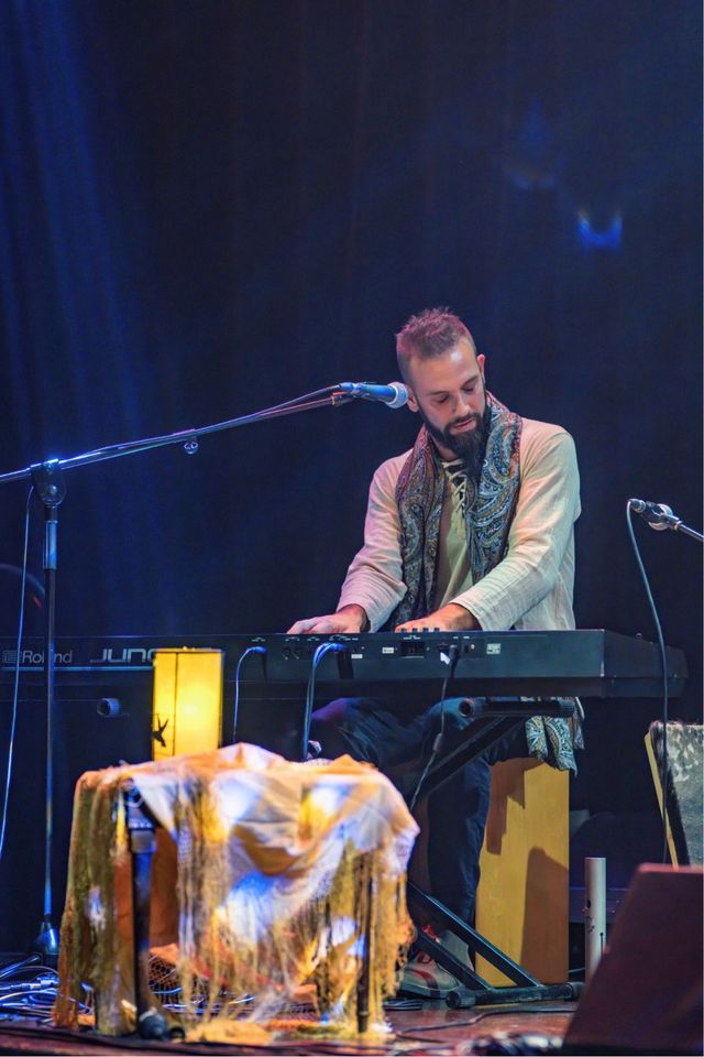 Clases piano, producción, síntesis, musicoterapia