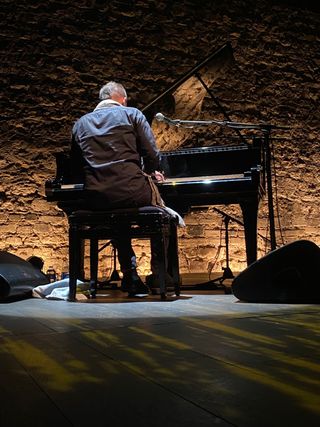 Clases piano, producción, síntesis, musicoterapia