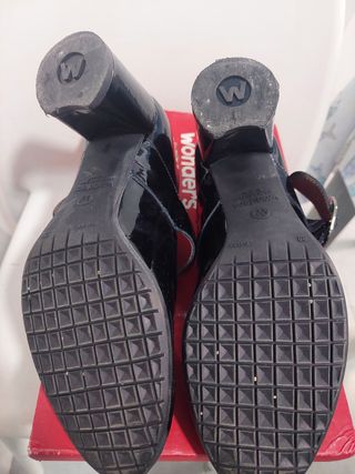 Zapatos Wonders charol número 38