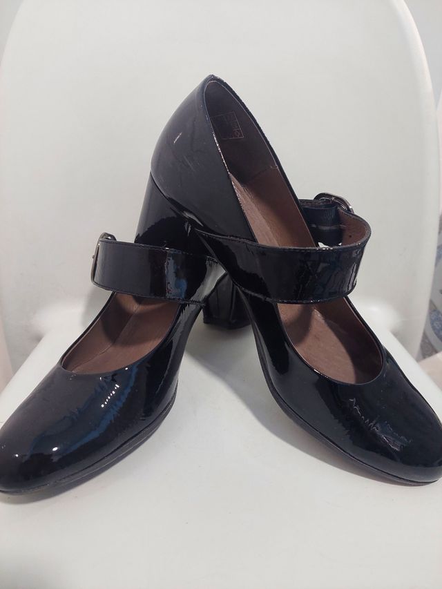 Zapatos Wonders charol número 38