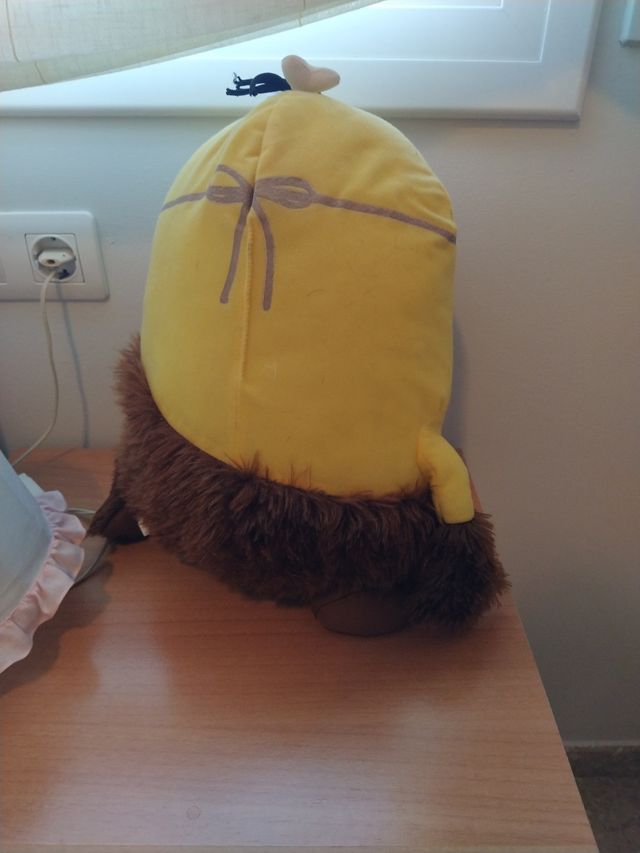 Minion prehistórico peluche