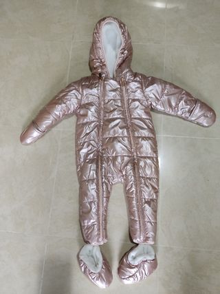 Mono de niña para el frio