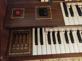 Organo Elgam Broadway 200