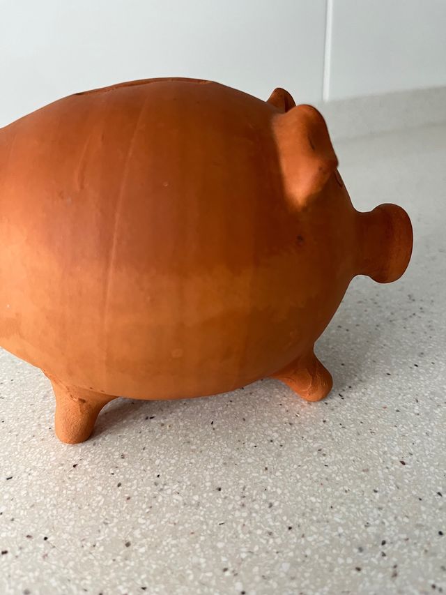 Cerdito hucha de arcilla