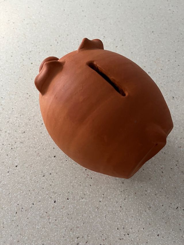 Cerdito hucha de arcilla