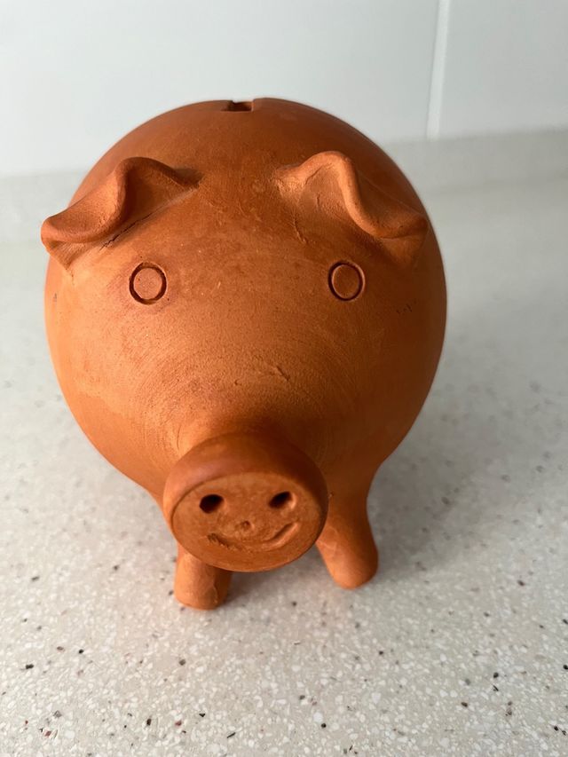 Cerdito hucha de arcilla