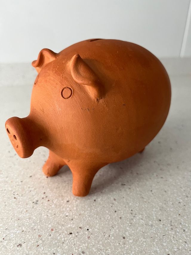 Cerdito hucha de arcilla