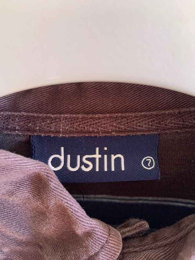 Polos Dustin 