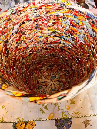 Papelera reciclada multicolor de precio a negociar