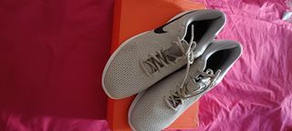 Zapatos Nike nuevos 45-46 tamaño