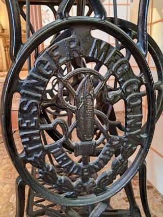 Máquina coser antigua + mueble SINGER