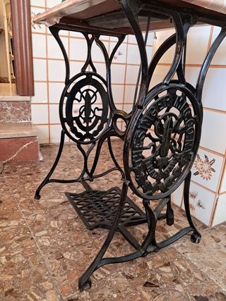 Máquina coser antigua + mueble SINGER