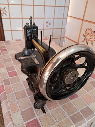 Máquina coser antigua + mueble SINGER