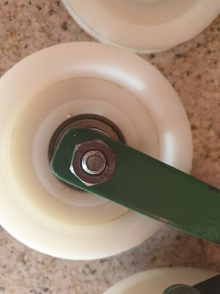 POLEAS DE NYLON CON RODAMIENTOS DE BOLAS