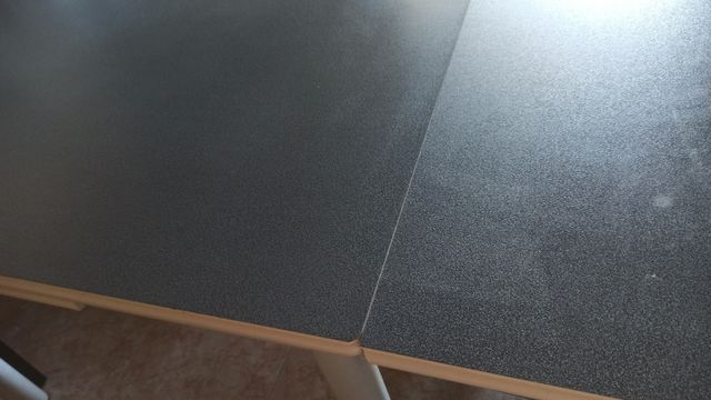 Mesa extensibile y cuatro sillas