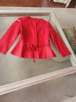 Chaqueta roja de piel de Roberto Verino, S 